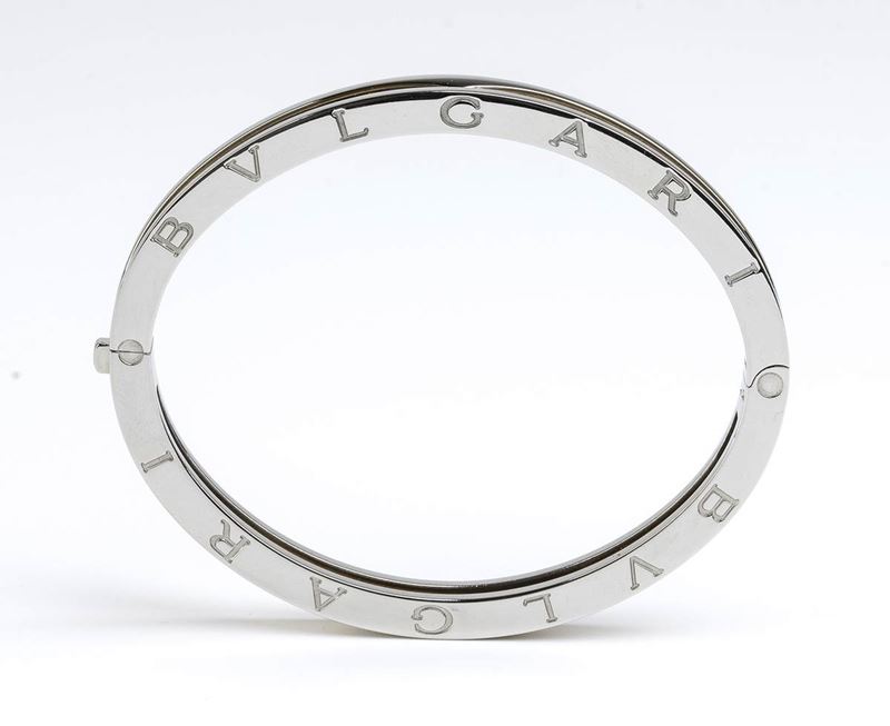 BULGARI, collezione B.Zero1: bracciale a cerchio rigido in oro ed acciaio