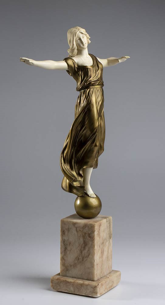 Scultura Francese in Bronzo Raffigurante L'equilibrio - Firmata Marten