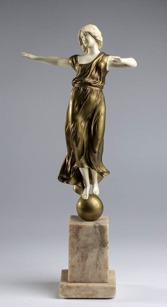 Scultura Francese in Bronzo Raffigurante L'equilibrio - Firmata Marten