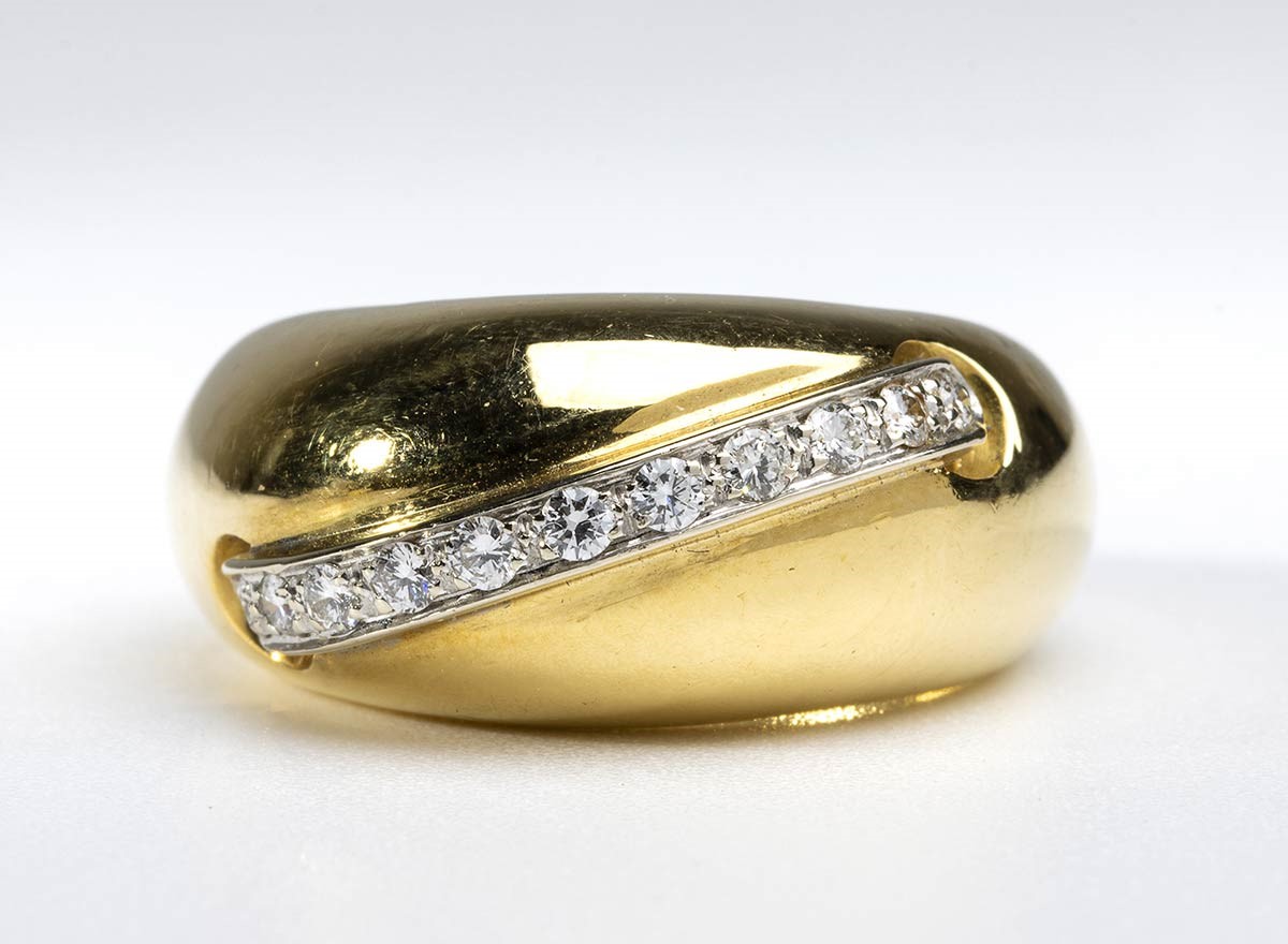 Pomellato: Anello a Fascia in Oro e Diamanti