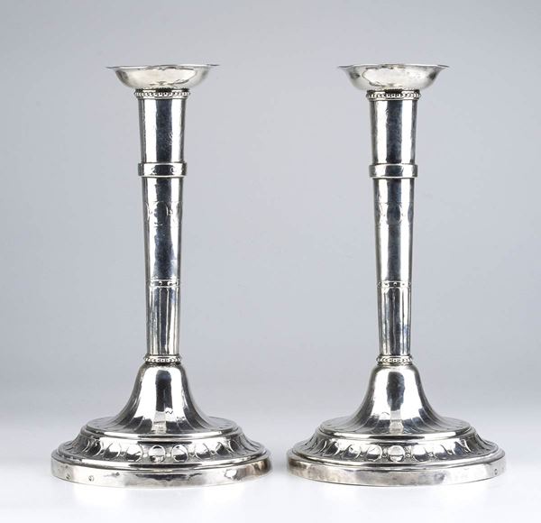 Coppia di candelieri italiani in argento - Roma fine XVIII inizio XIX secolo