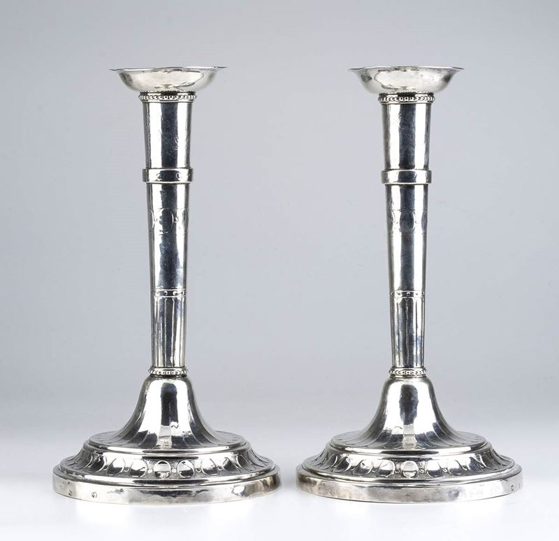 Coppia di Candelieri Italiani in Argento - Roma Fine XIX Inizio XX Secolo...
