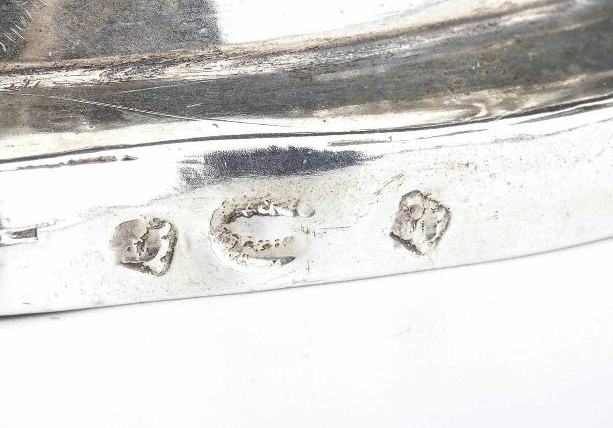 Coppia di Candelieri Italiani in Argento - XVIII Secolo...