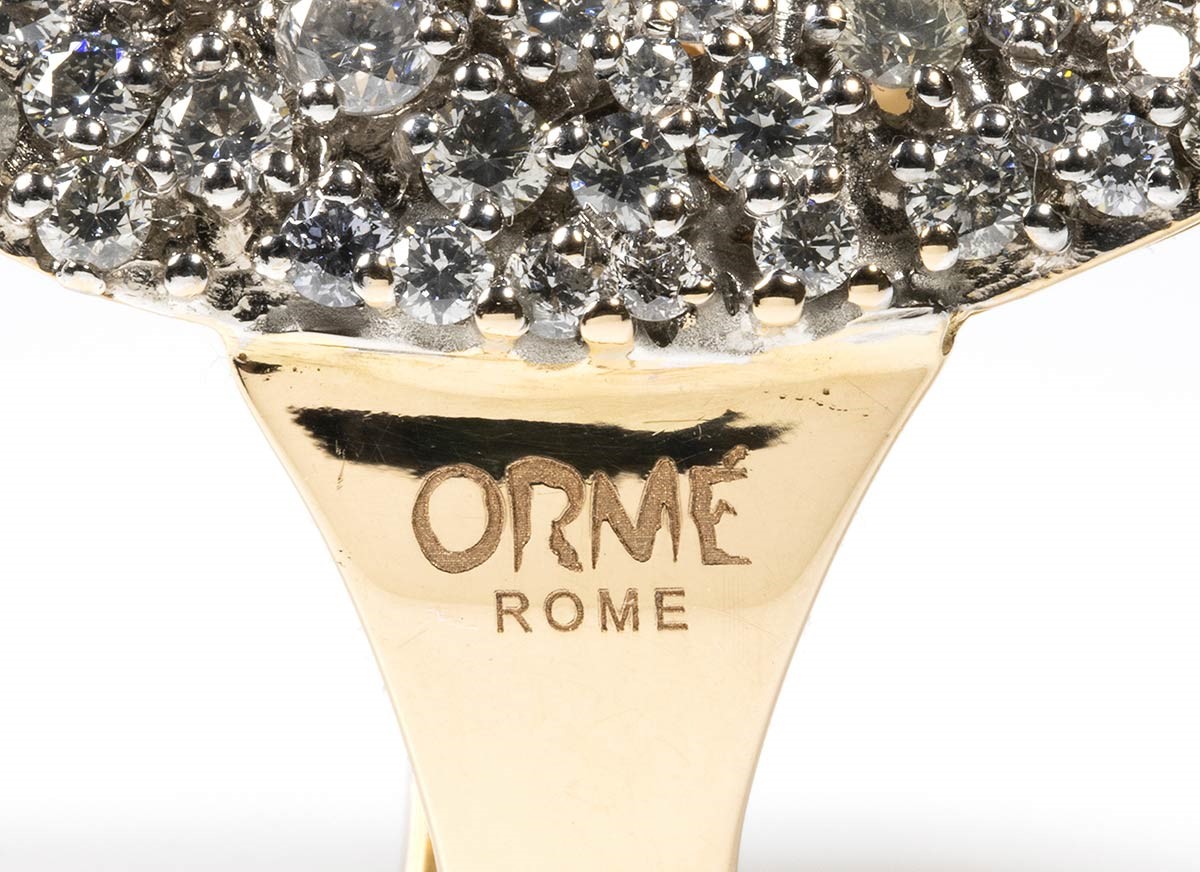 Orme': Anello Ovale a Fascia in Oro con Pavè di Diamanti