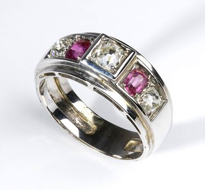 Anello a Fascia in Oro con Diamanti Taglio Vecchio e Rubini