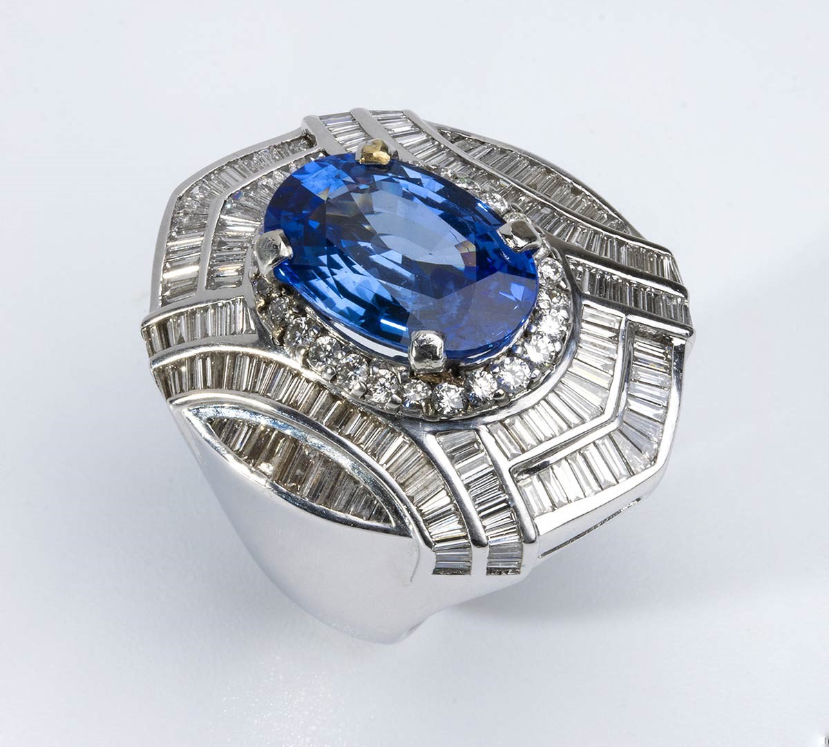 Anello in Oro con Zaffiro e Diamanti ...