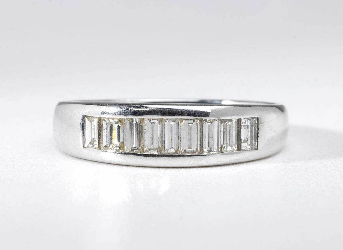 Anello a Fascia con Diamanti...