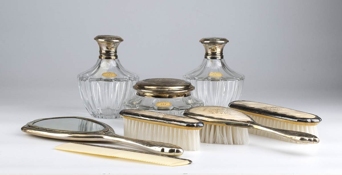 Set Toilette Italiano in Argento e Vetro Molato - Anni '50 del XX Secolo...