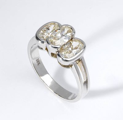 Anello Trilogy con Diamanti Ovali