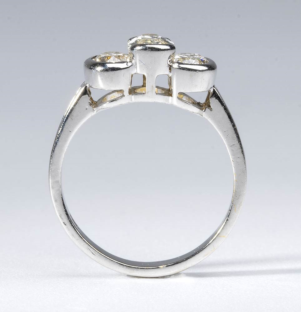 Anello Trilogy con Diamanti Ovali ...