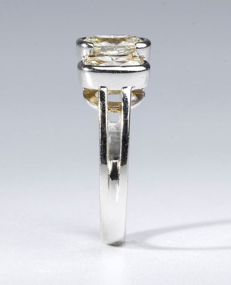 Anello Trilogy con Diamanti Ovali ...