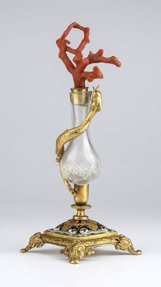 Bornze and coral vase - Sicily, 18th-19th century...