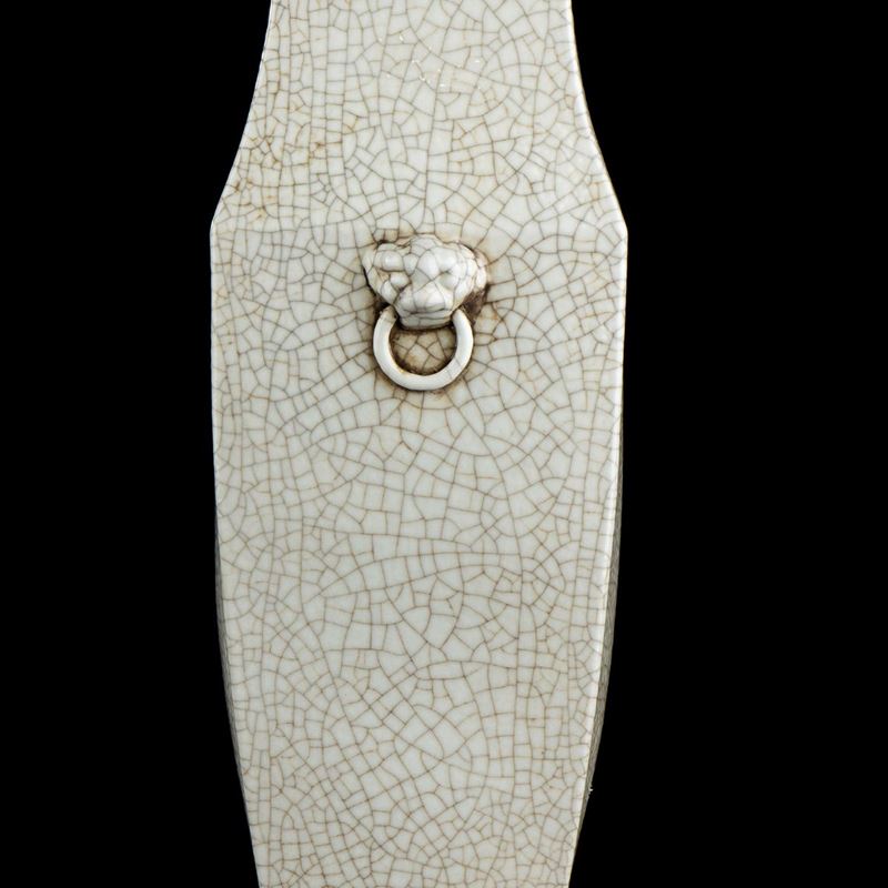 Vaso a Balaustro in Porcellana con Invetriatura Craquelé