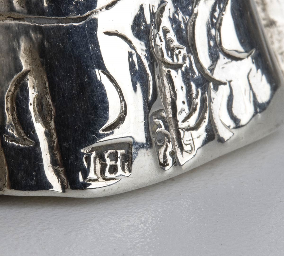 Coppia di Campanelli Figurativi Tedeschi in Argento - Hanau Fine XIX Secolo, Ma...