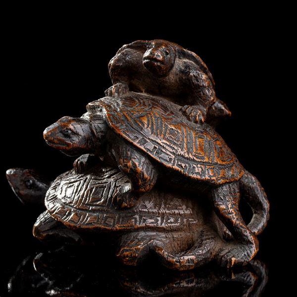 A WOOD OKIMONO WITH TURTLES  - Auction Asian and Tribal Art - Bertolami Fine Art - Casa d'Aste