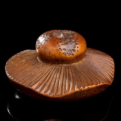 Netsuke in Legno di Bosso con Fungo