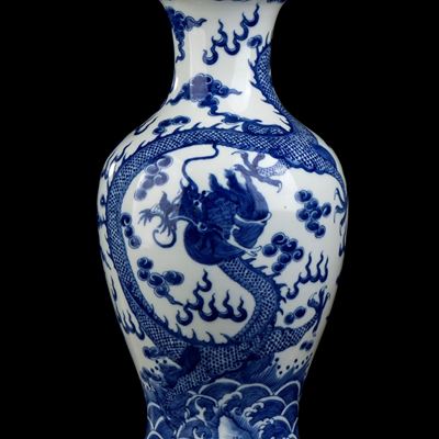Vaso in Porcellana 'bianco e Blu' con Decoro di Drago