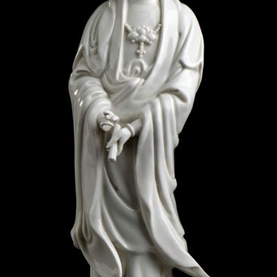 Guanyin in Porcellana 'blanc De Chine'