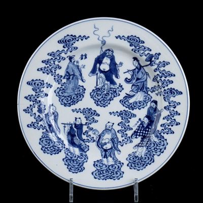 Piatto in Porcellana 'bianco e Blu' con gli Otto Immortali Taoisti