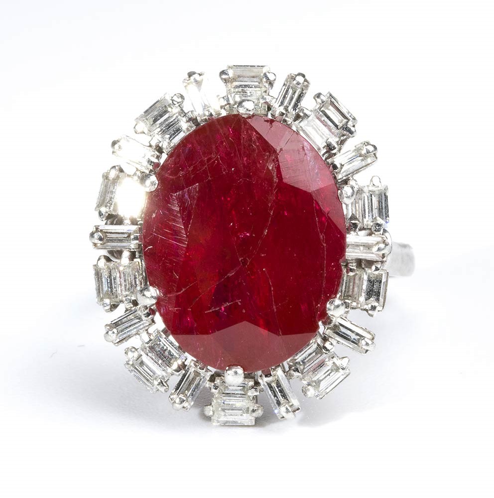 Anello in Platino con Rubino e Diamanti...