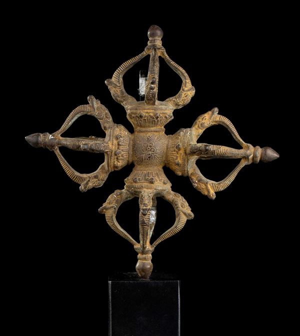 A BRONZE DOUBLE VAJRA
