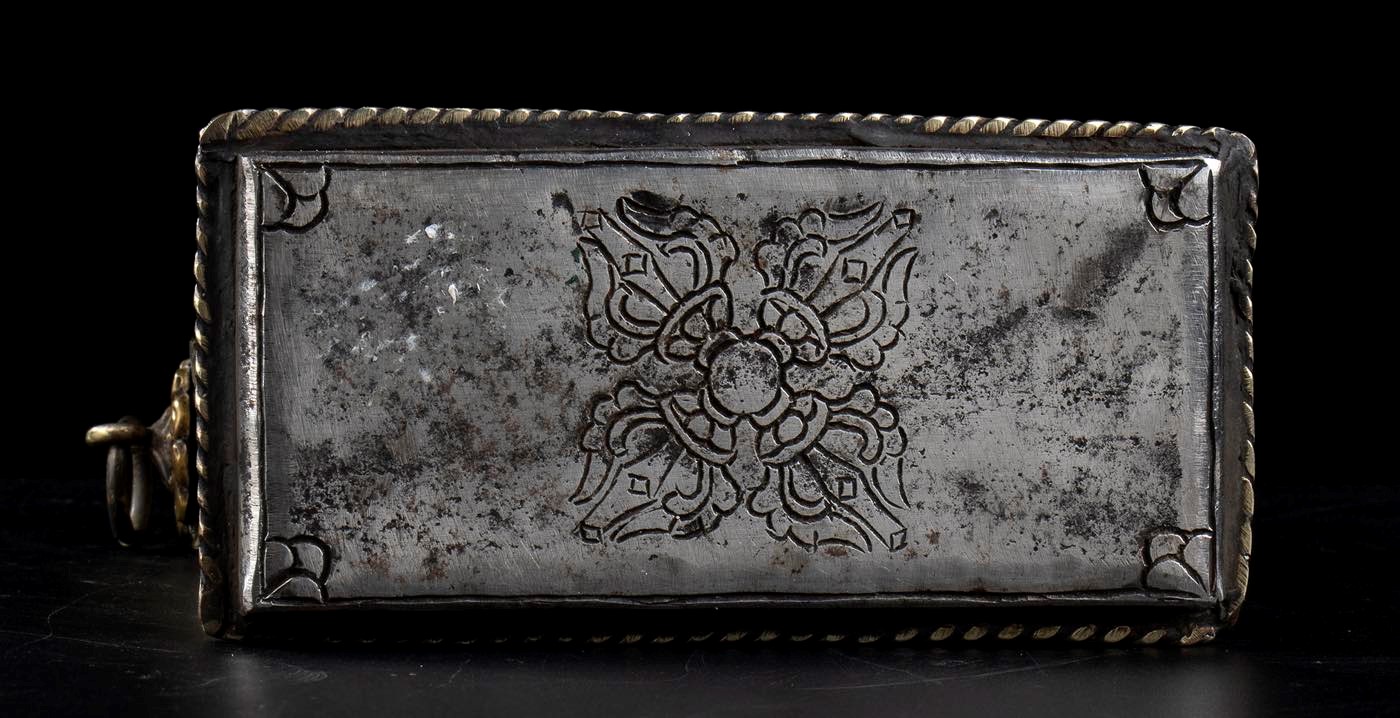 RELIQUIARIO GAU IN METALLO CON INSERTI IN PIETRA