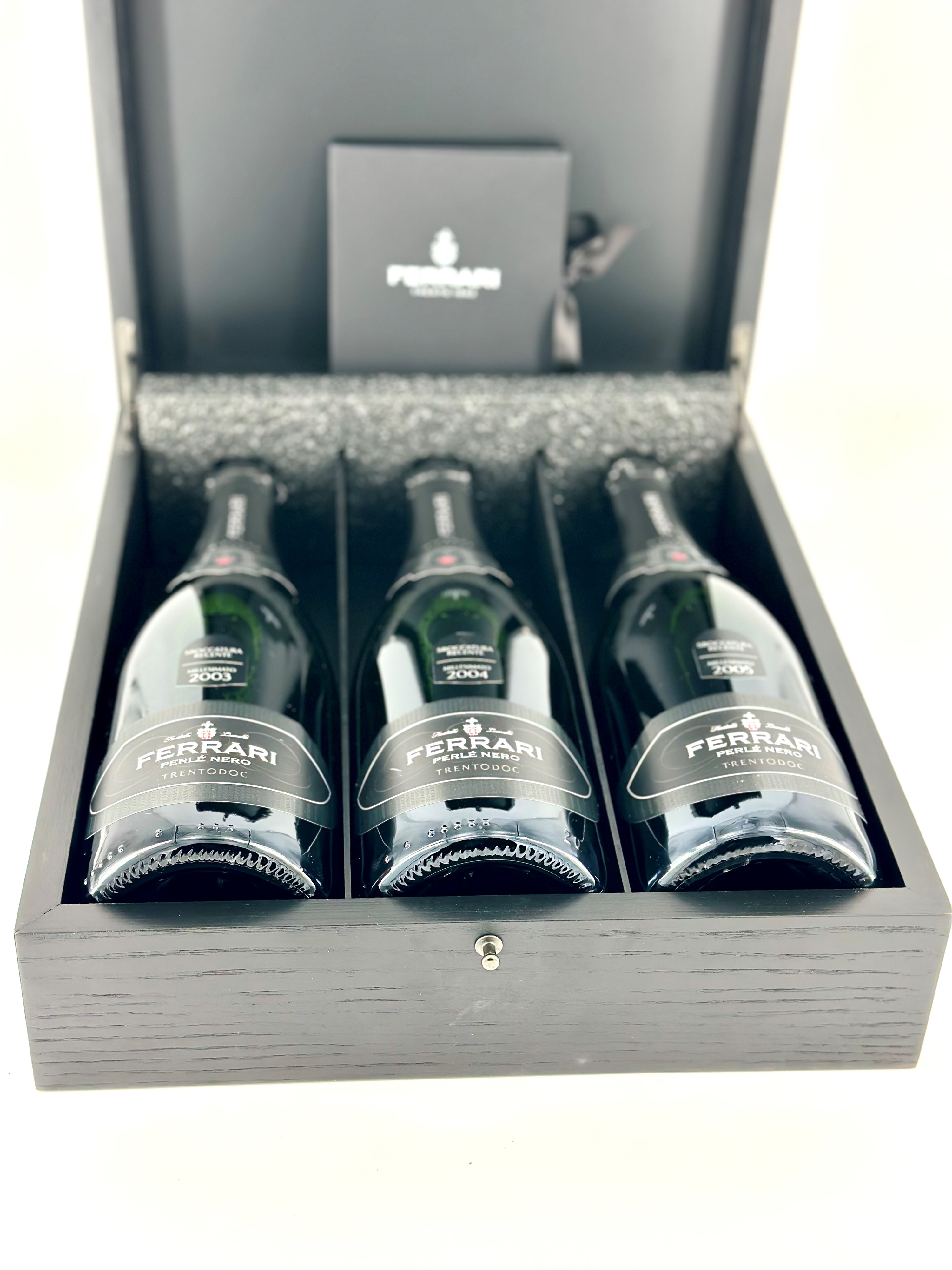 Fratelli Lunelli, Ferrari Perlã© Nero Millesimato Trentodoc Riserva