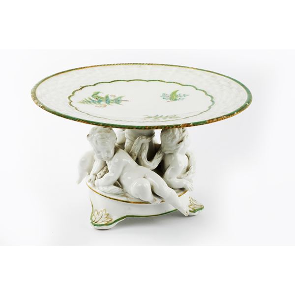 Centerpiece stand with cherubs in white porcelain