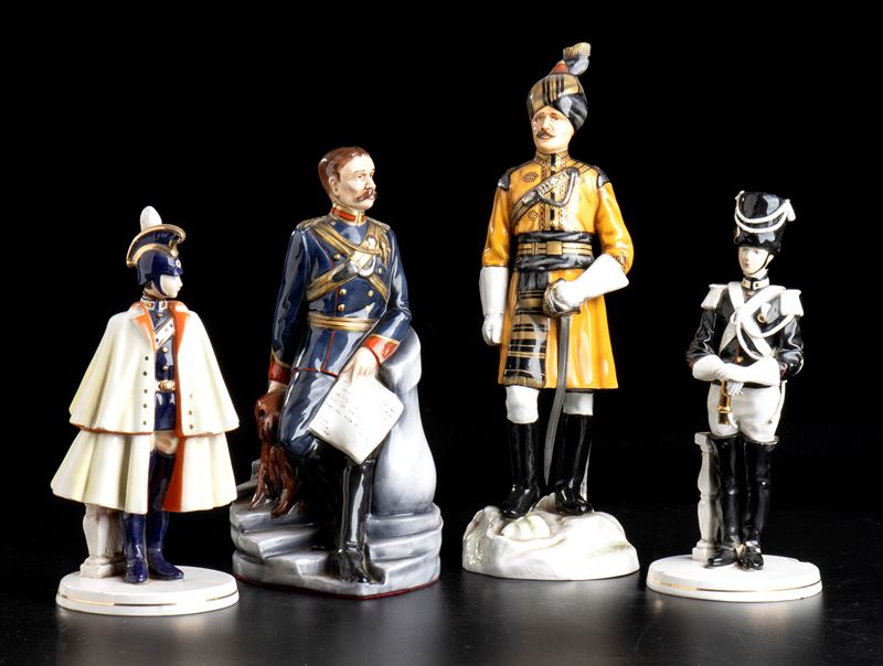 Lotto di Quattro Statuine di Vario Soggetto e Dimensioni