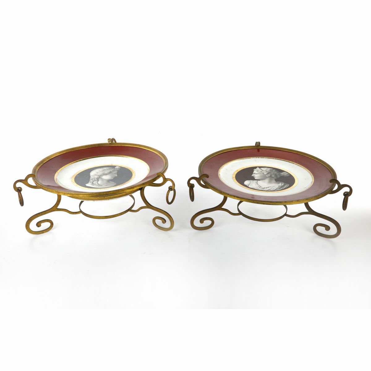 Coppia Piatti a Busti Femminili