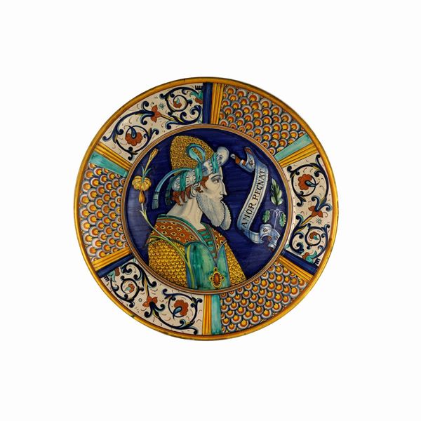Piatto in ceramica gamelio