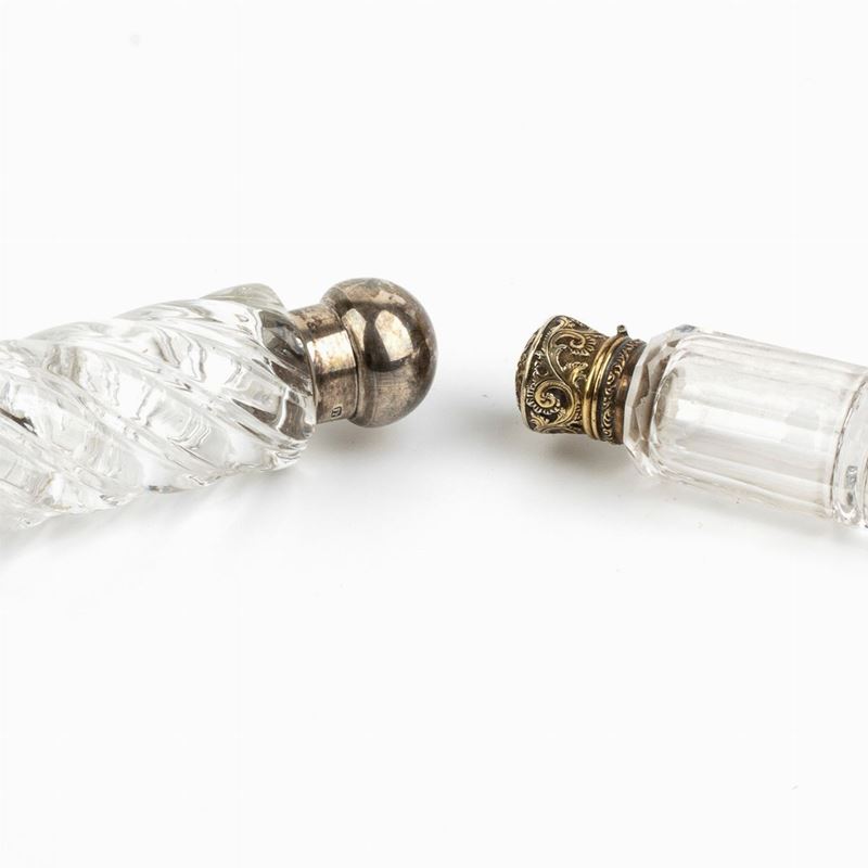 Due Flaconi da Profumo Vittoriani Inglesi in Argento, Princisbecco e Vetro a Doppia Apertura - XI...