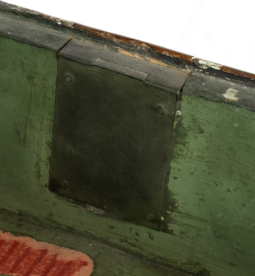 Comoncino Luigi XV in Lacca Rossa e Pittura Floreale - Venezia XVIII Secolo