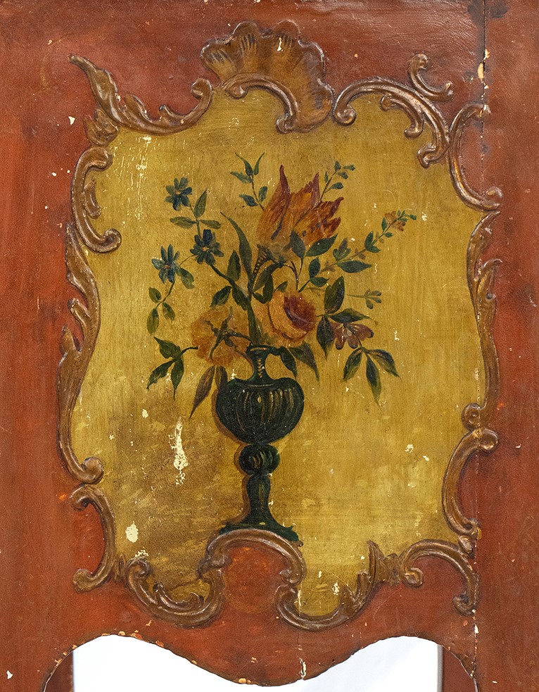 Comoncino Luigi XV in Lacca Rossa e Pittura Floreale - Venezia XVIII Secolo