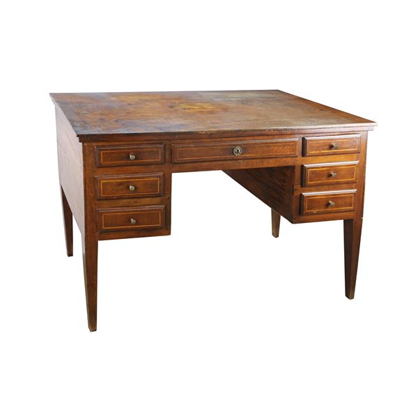 Center desks with 7 drawers in walnut and briar