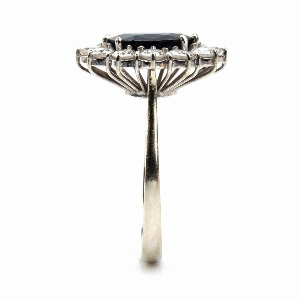 Anello in Oro con Zaffiro e Diamante