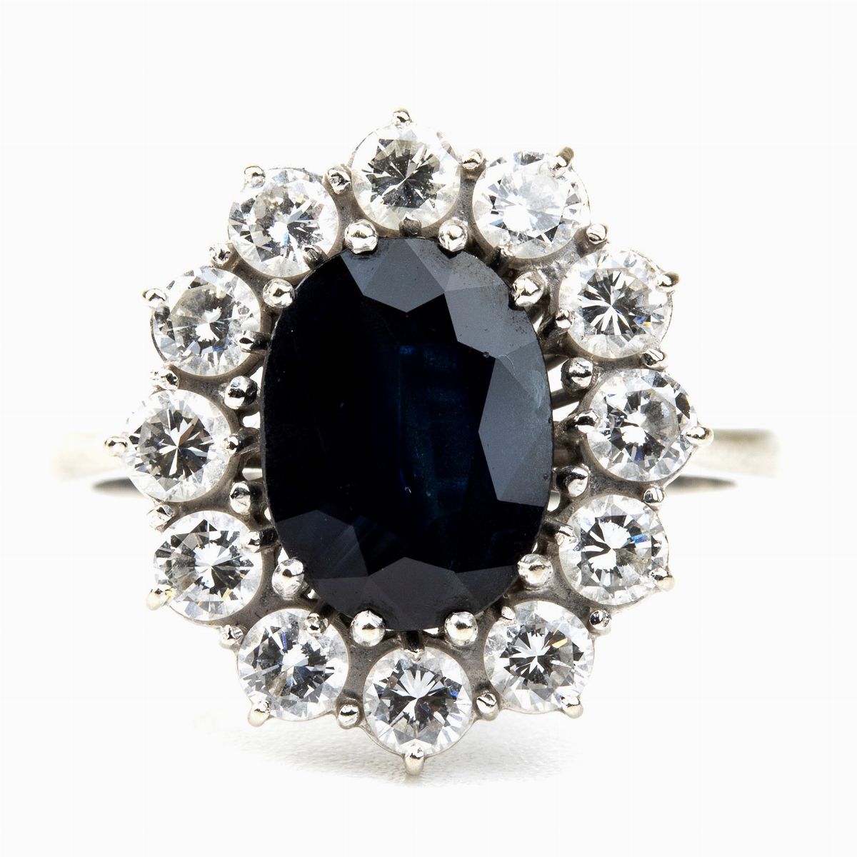 Anello in Oro con Zaffiro e Diamante