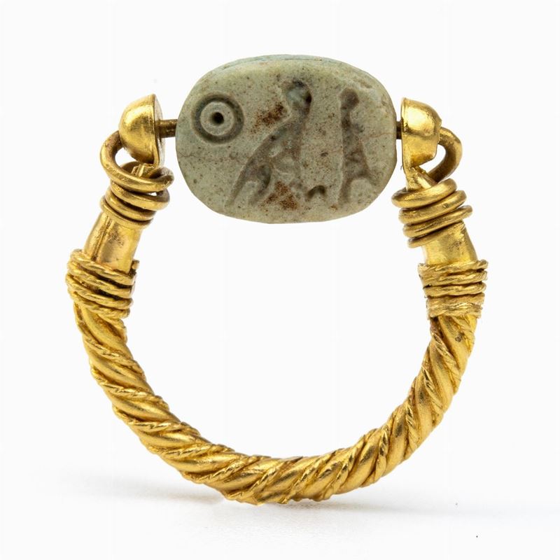 Anello in Stile Archeologico in Oro