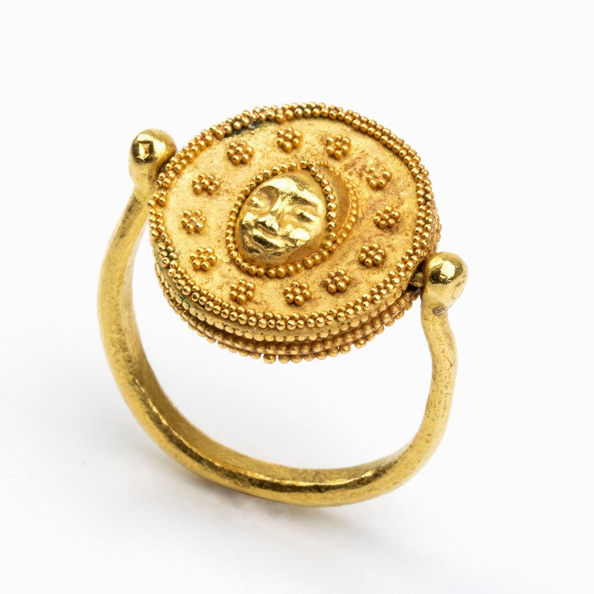 Anello Girevole in Oro Giallo, in Stile Archeologico