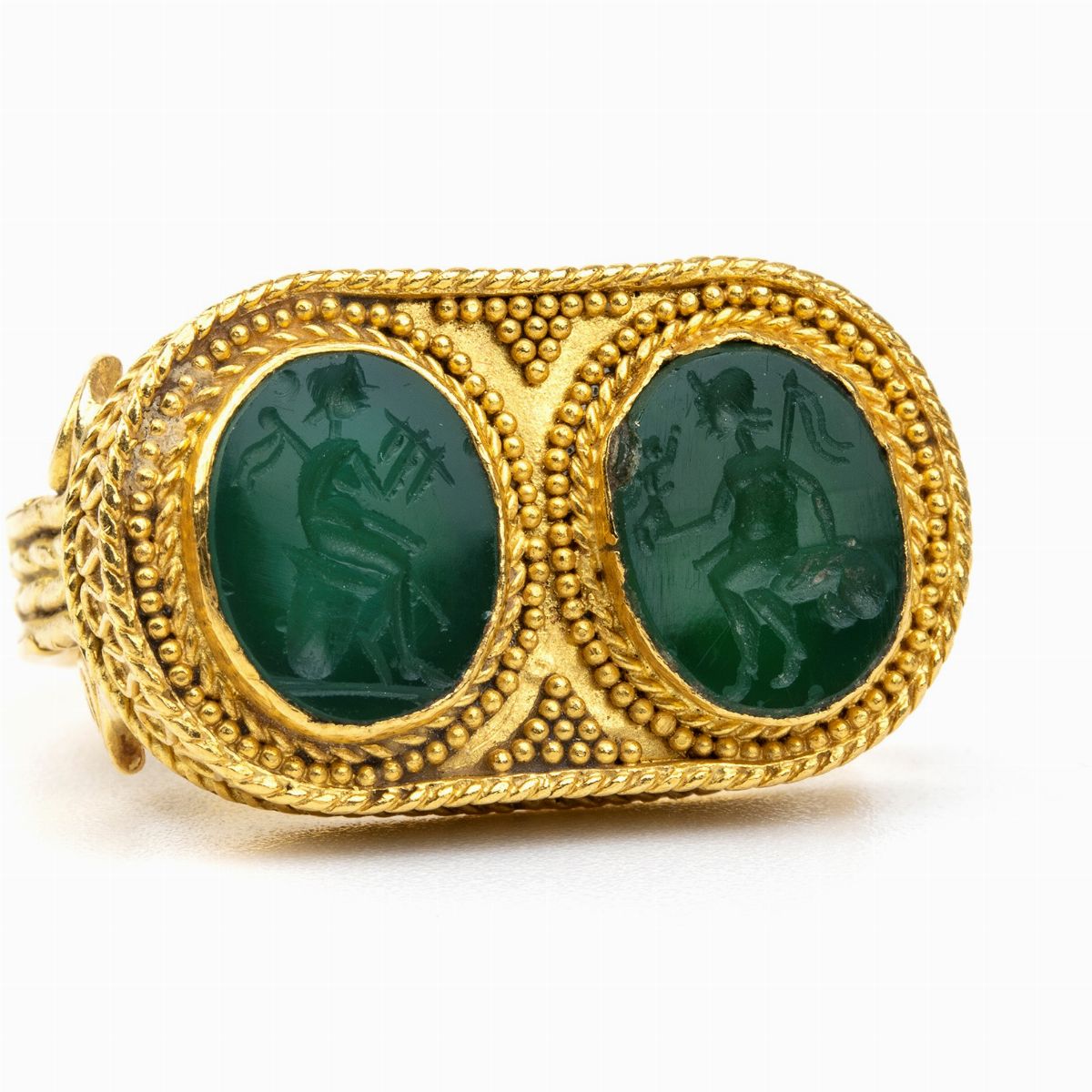 Anello in Oro Giallo in Stile Archeologico con Paste Vitree Verdi