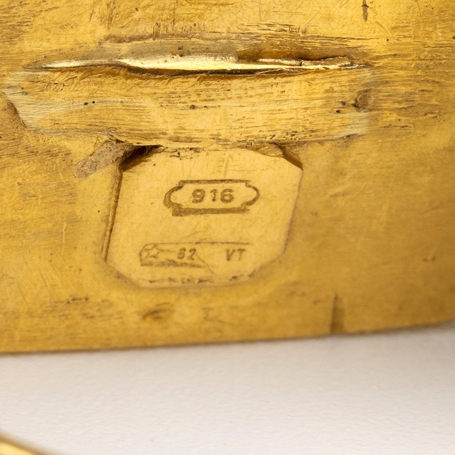 Anello in Oro Giallo in Stile Archeologico con Paste Vitree Verdi