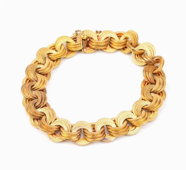 Round link chain yellow gold bracelet 