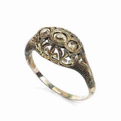 Anello in Oro Bianco con Diamanti - Anni '30