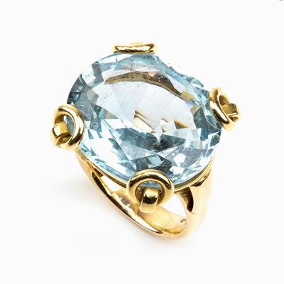 Anello in Oro con Acquamarina
