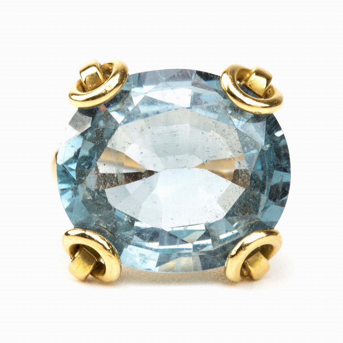 Anello in Oro con Acquamarina