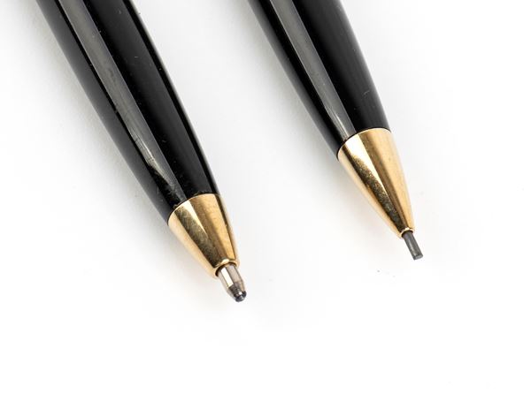 Lotto composto da tre penne a sfera, un portamine ed una penna stilografica  - Asta Gioielli, orologi, argenti e penne - Bertolami Fine Art - Casa d'Aste