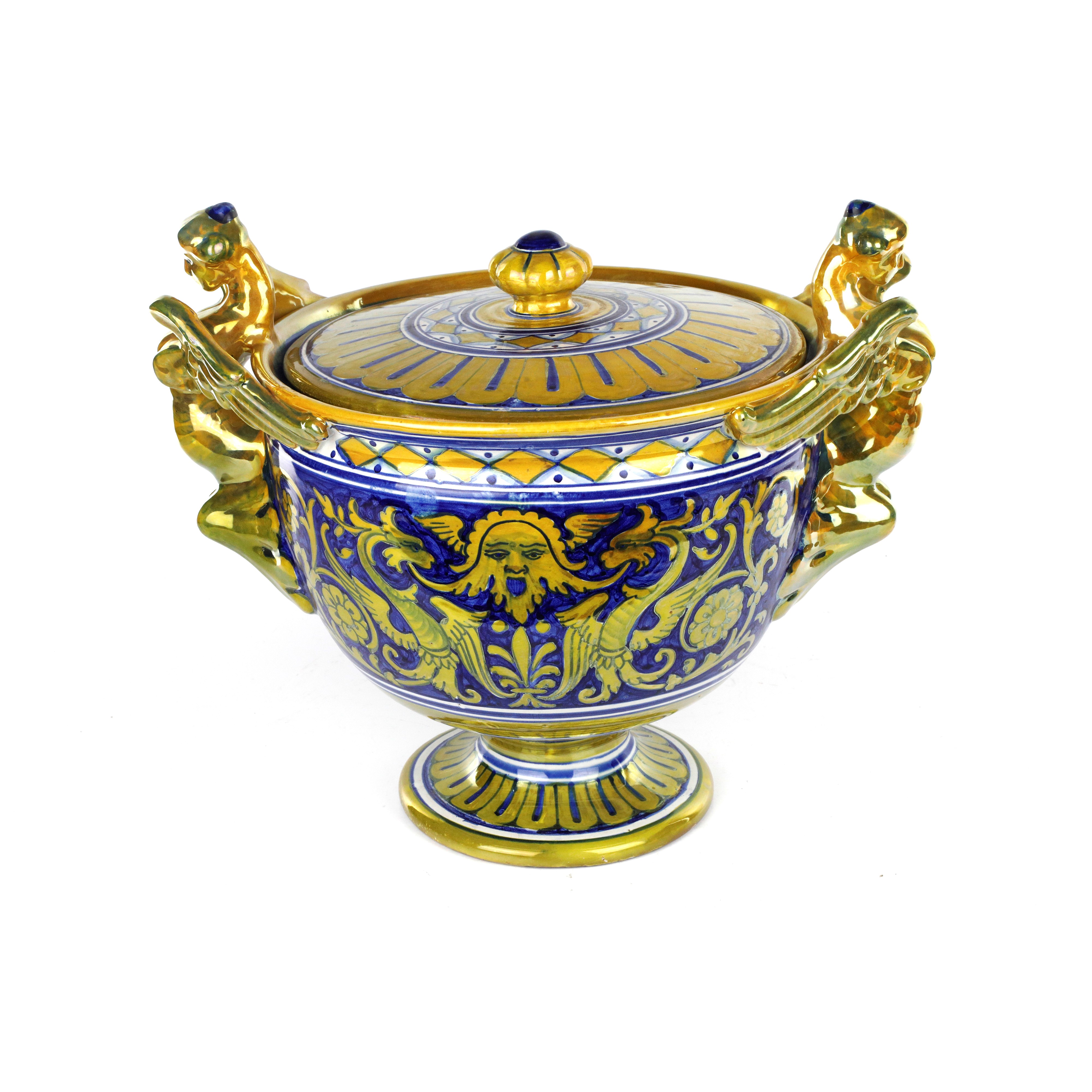 Cista in Ceramica a Lustro