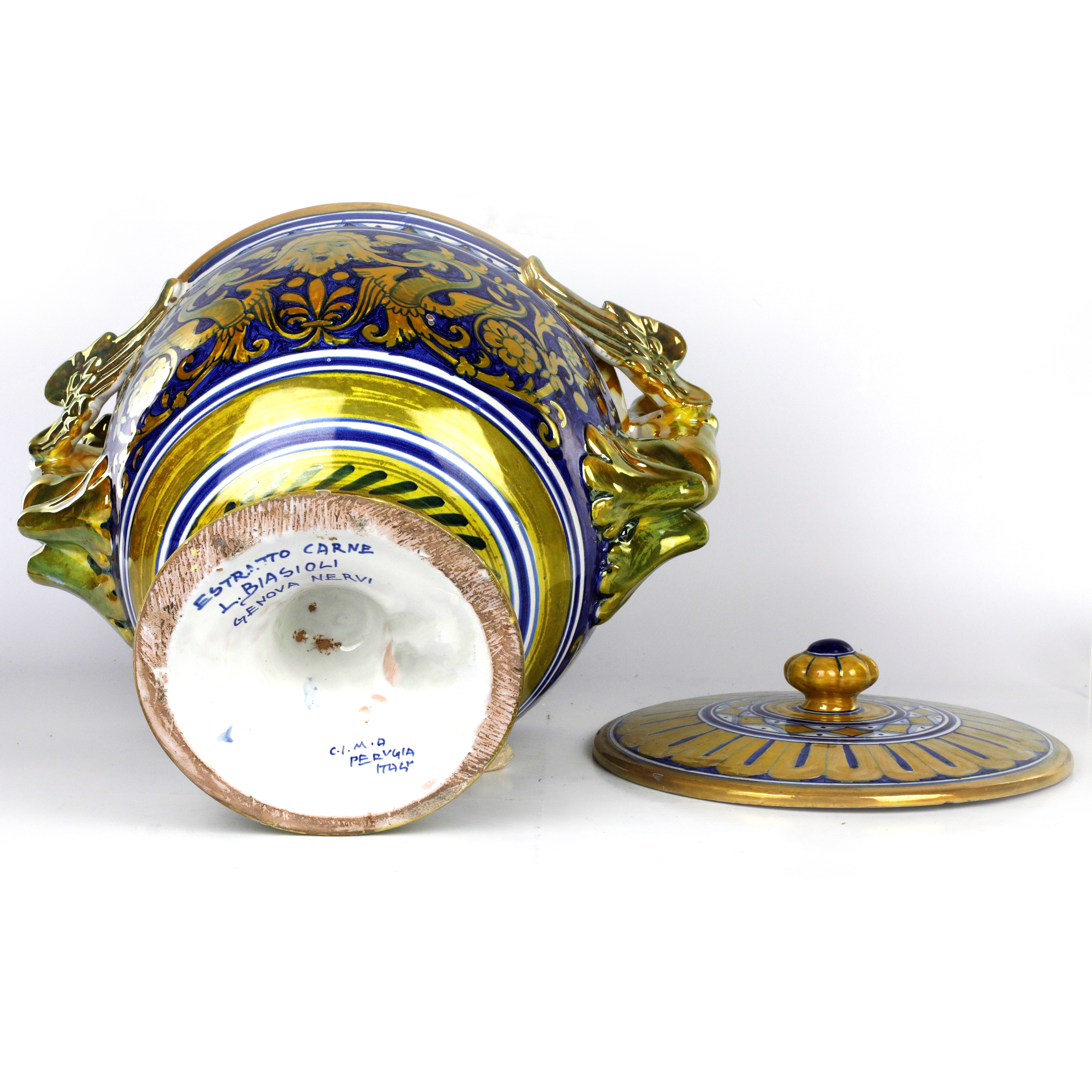 Cista in Ceramica a Lustro