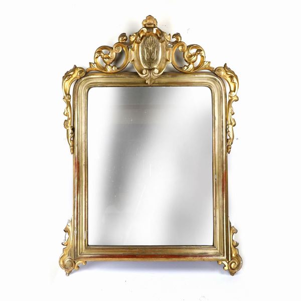 Mirror in gilded wood with cymatium 