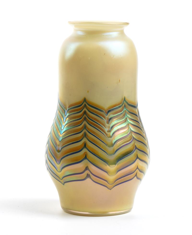 Vaso Austriaco in Vetro Cangiante